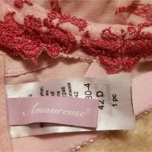 Lacy Bras Plus - Picture 8 of 9